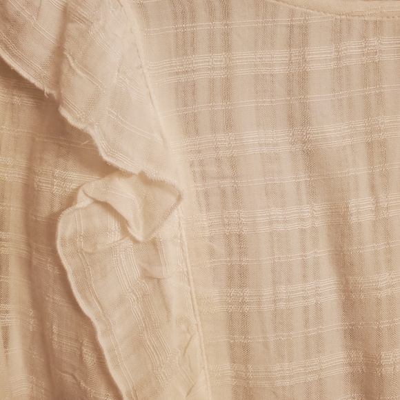 Cream ruffled tank top - Picture 3 of 4